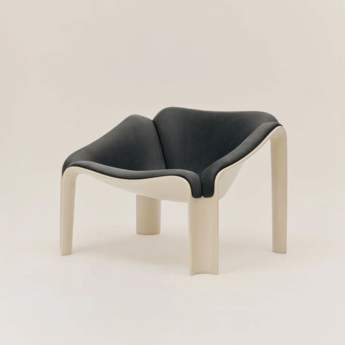 Lounge Chair F300