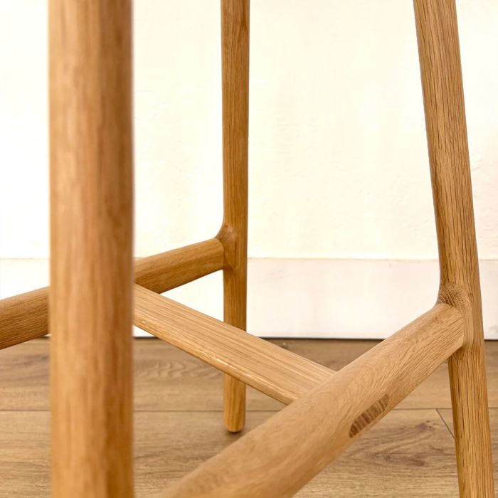 Odd Tabouret