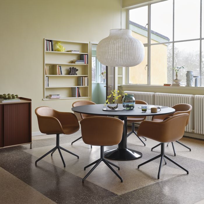 Table Midst