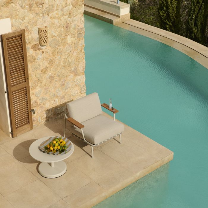 Lounge Chair Settle