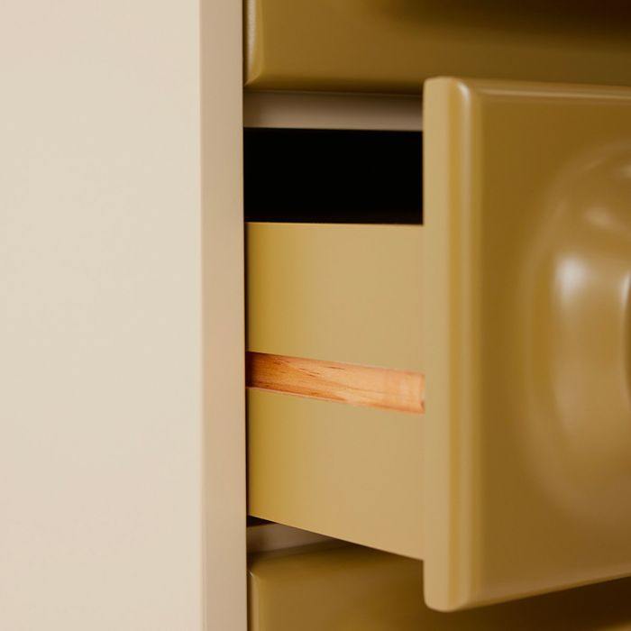 Space armoire