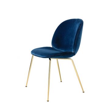 Chaise Beetle Rembourré - Velvet bleu / Pieds laiton (Outlet)